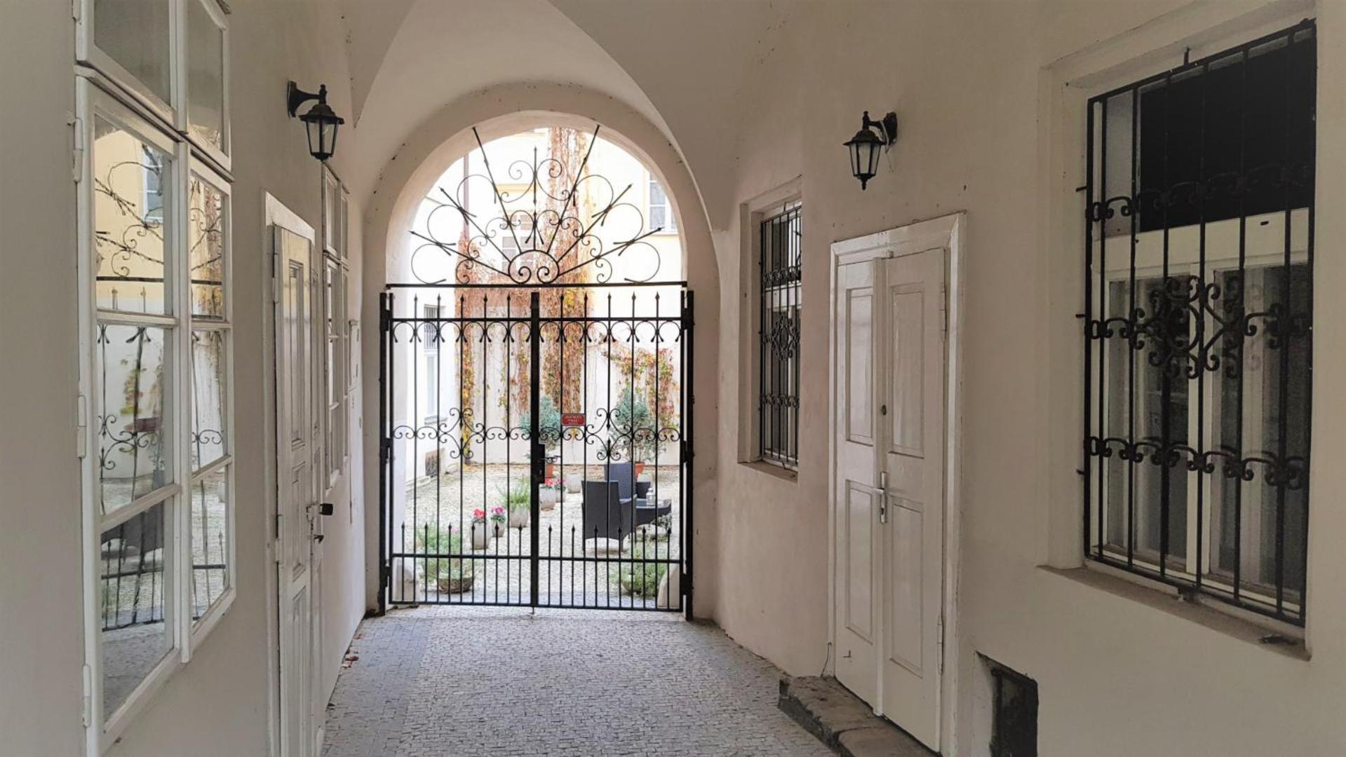 Apartments Tynska 7 Prague Ngoại thất bức ảnh
