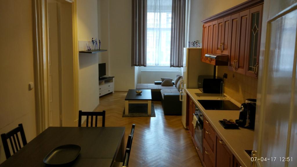 Apartments Tynska 7 Prague Ngoại thất bức ảnh