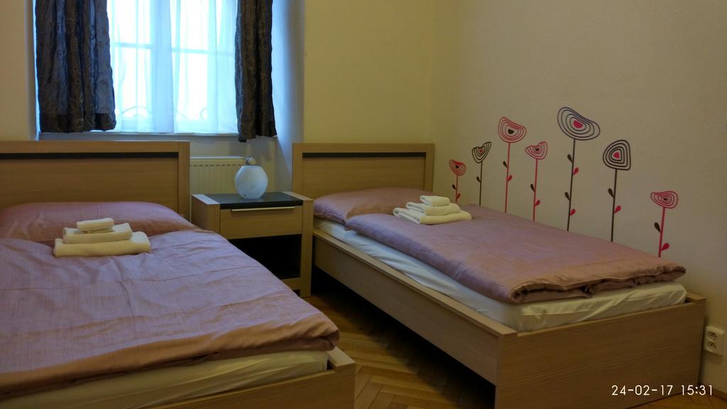Apartments Tynska 7 Prague Ngoại thất bức ảnh