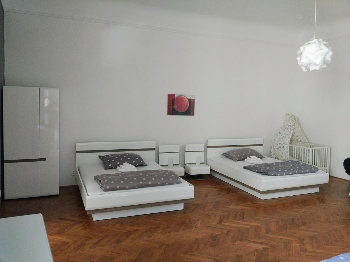 Apartments Tynska 7 Prague Ngoại thất bức ảnh