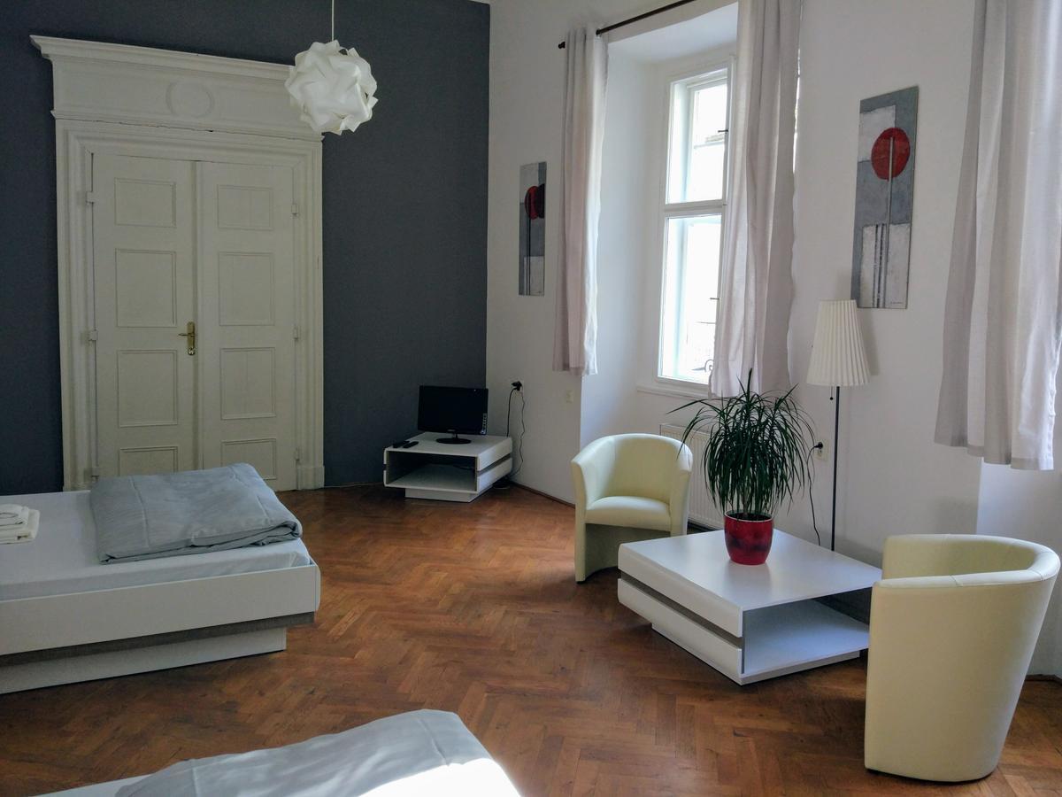 Apartments Tynska 7 Prague Ngoại thất bức ảnh