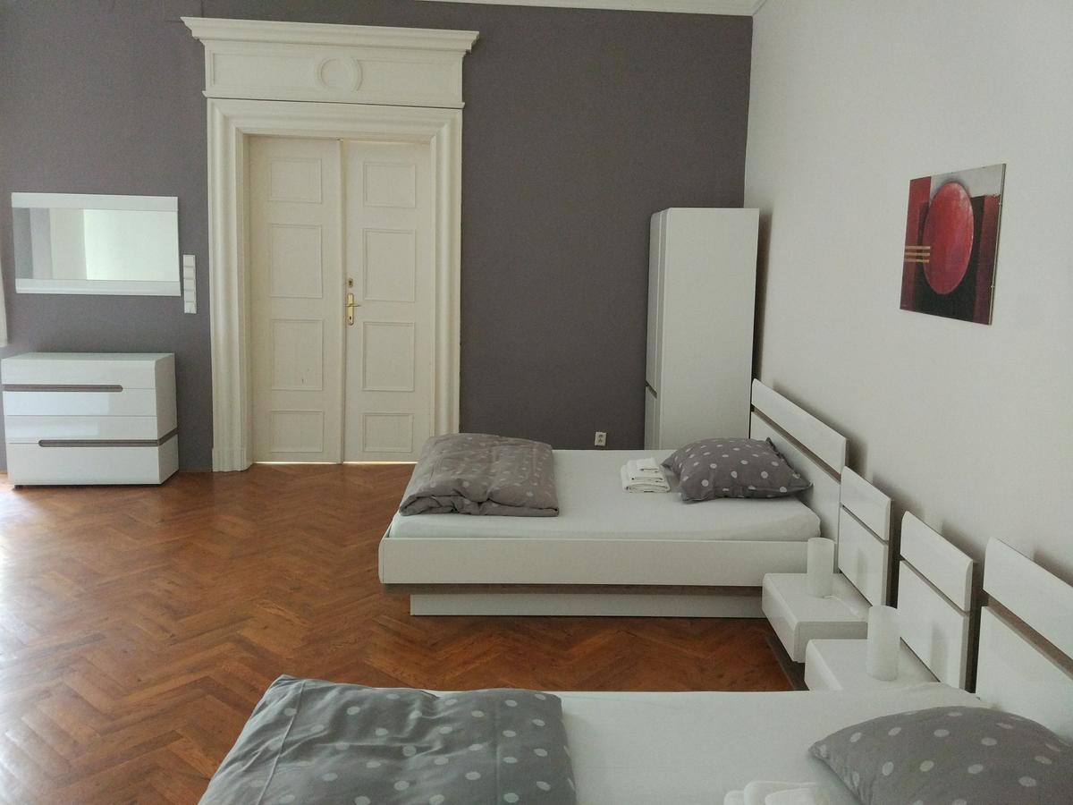 Apartments Tynska 7 Prague Ngoại thất bức ảnh